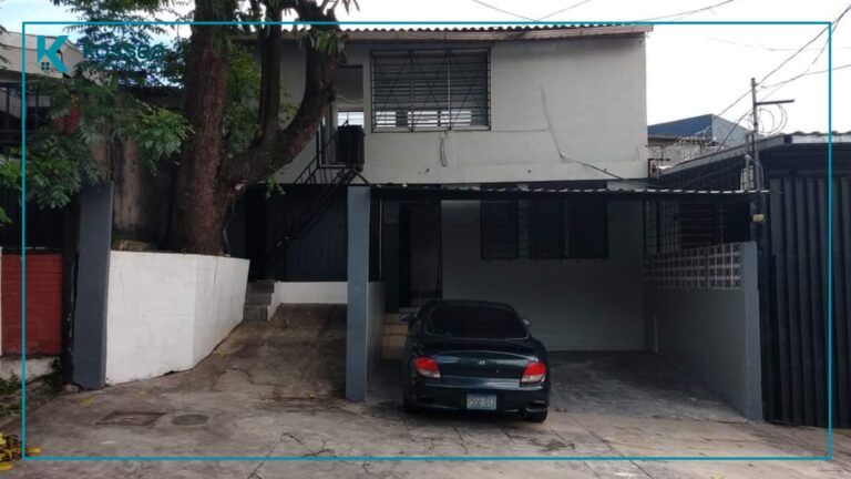 1 Casa en Venta en Colonia Santa Victoria, San Salvador