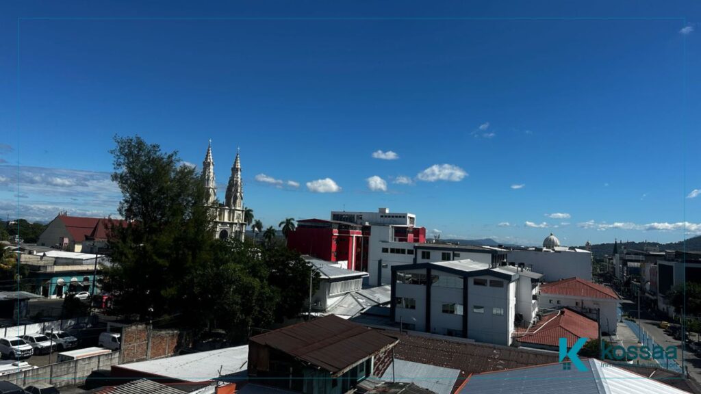 Edificio 3 niveles – Centro Histórico de El Salvador