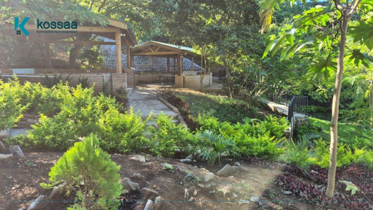 Casa con amplio terreno y terraza – Complejo ecológico - 1